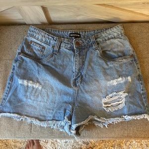 Pretty little thing Jean shorts